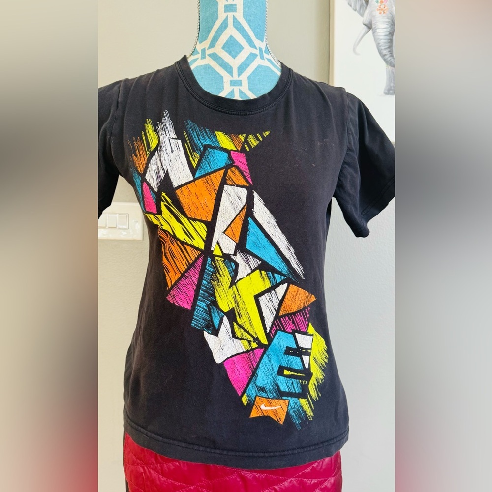 Nike Black t-shirt with graphic multicolor size M